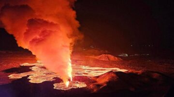 بالصور… ثوران بركاني جديد في آيسلندا