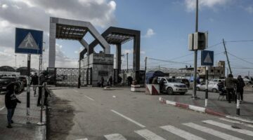 عودة معبر رفح للعمل بعد سيطرة الشرطة الفلسطينية على جانبها منه