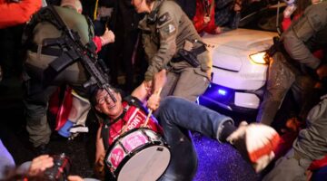 المتظاهرون الإسرائيليون يشكون من بطش الشرطة المتنامي