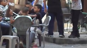 القبض على صاحب مقهى يقدم شيشة للأطفال في القاهرة