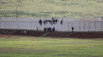 «تجاوزات تركية» عبر الحدود السورية