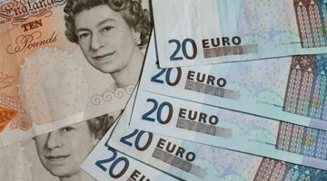 تراجع اليورو والجنيه الإسترليني أمام الدولار