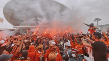 آلاف الجماهير المغربية تحج إلى بركان لتشجيع النهضة ضد اتحاد العاصمة الجزائري
