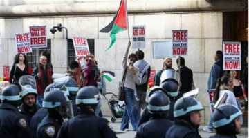 لتضامنهم مع غزة| اشتباكات بين الشرطة والطلاب في الجامعات الأمريكية